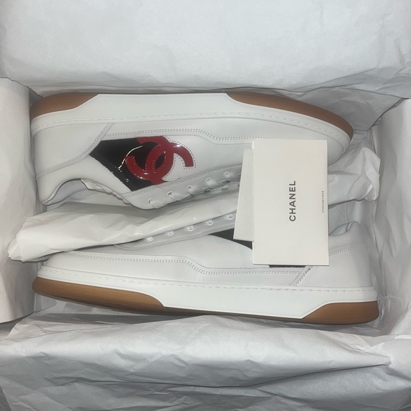 Chanel Men’s CC Logo Calfskin and patent leather sneakers size 45 - Picture 1 of 11